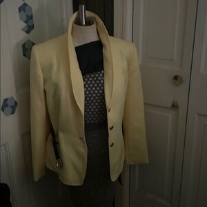 Elegant Cream Blazer